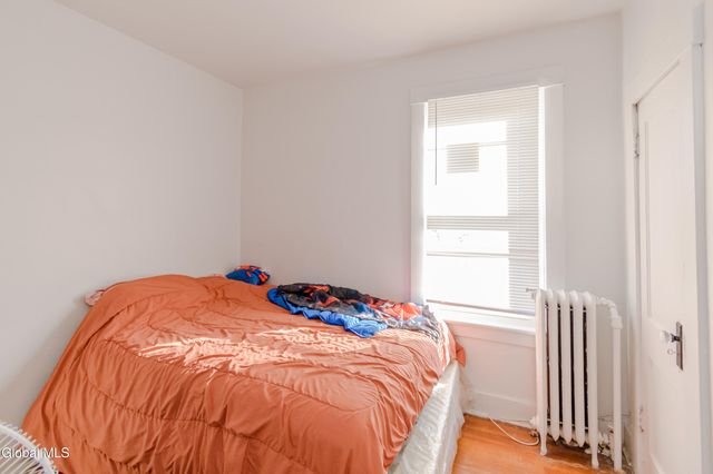 34 Hampton Street, Albany, NY 12209