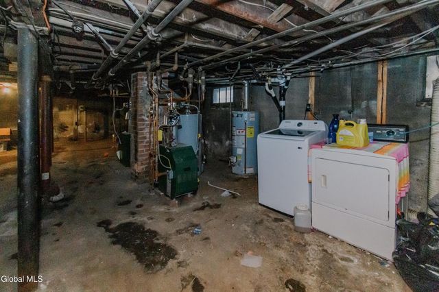 34 Hampton Street, Albany, NY 12209