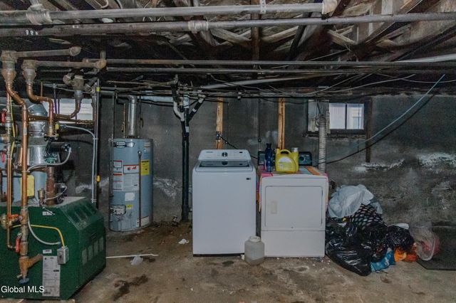 34 Hampton Street, Albany, NY 12209