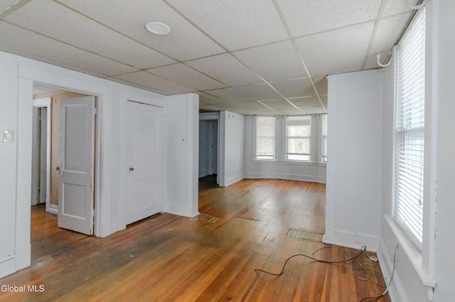 34 Hampton Street, Albany, NY 12209