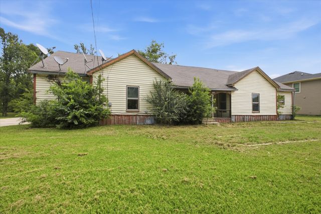 1626 Kennedy Street, Bonham, TX 75418