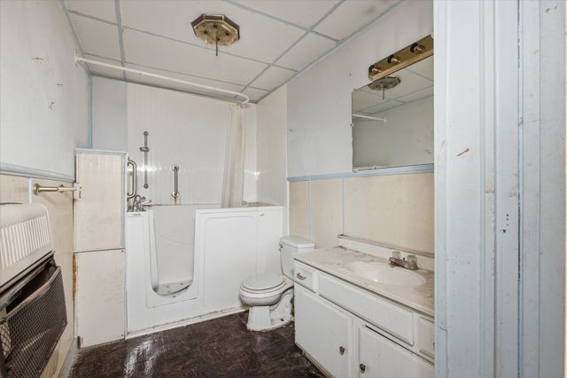 1626 Kennedy Street, Bonham, TX 75418