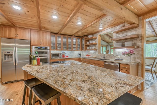 128 Bankers Bend, Mountain City, TN 37683