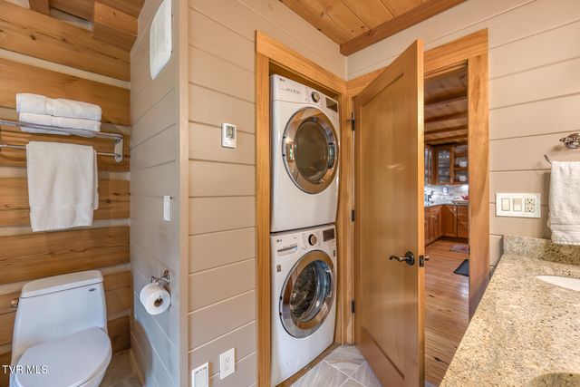 128 Bankers Bend, Mountain City, TN 37683