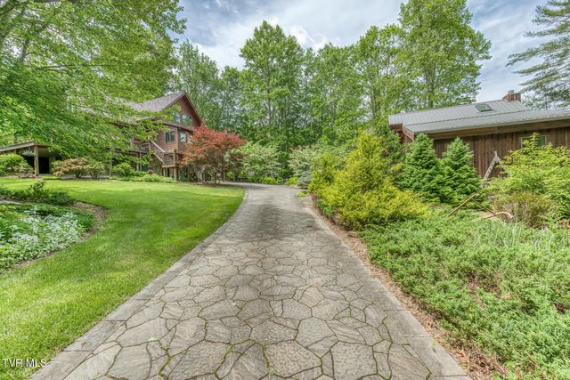 128 Bankers Bend, Mountain City, TN 37683