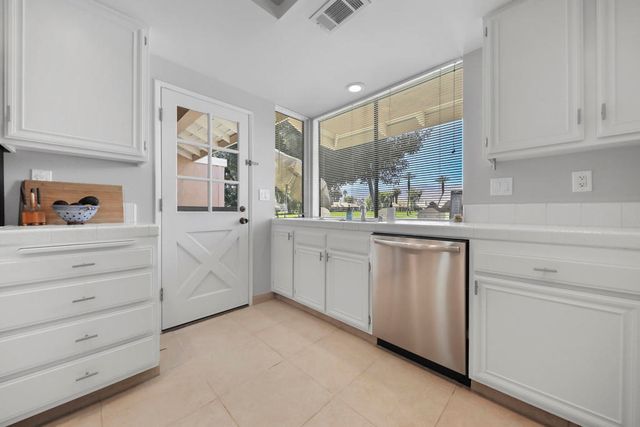 175 Gran Via, Palm Desert, CA 92260