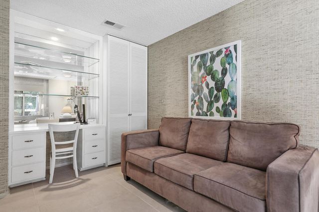 175 Gran Via, Palm Desert, CA 92260