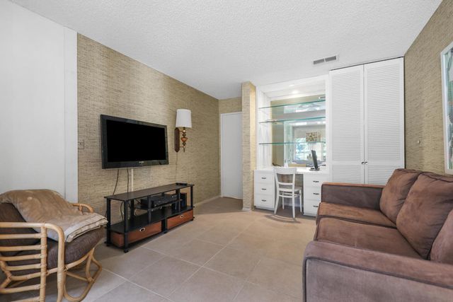 175 Gran Via, Palm Desert, CA 92260