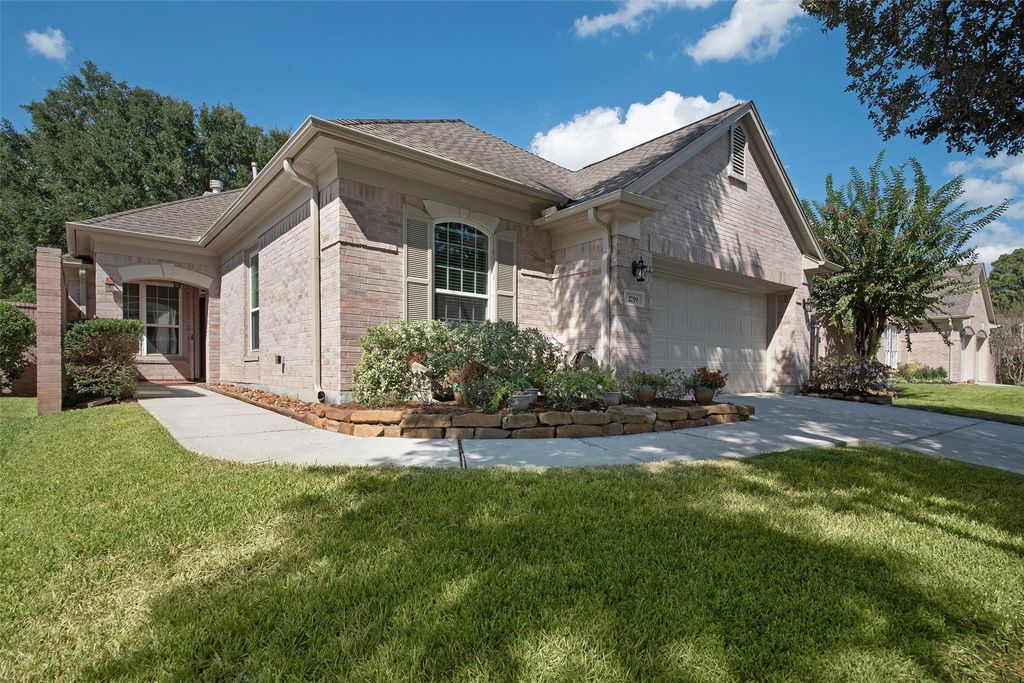2719 N Strathford Lane, Kingwood, TX 77345