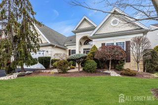 19 Torrey Pines Drive, Monroe, NJ 08831