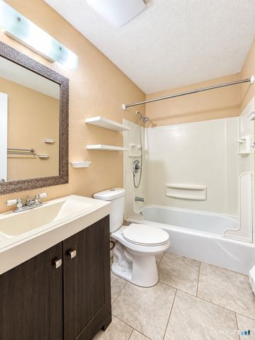 12 Carillon Drive B, Rocky Hill, CT 06067