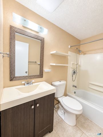 12 Carillon Drive B, Rocky Hill, CT 06067