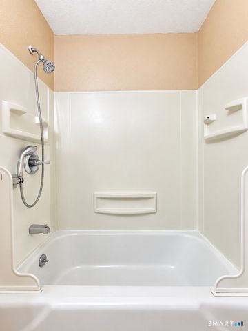12 Carillon Drive B, Rocky Hill, CT 06067