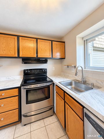 12 Carillon Drive B, Rocky Hill, CT 06067