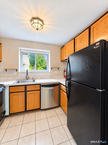 12 Carillon Drive B, Rocky Hill, CT 06067