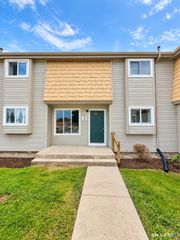 12 Carillon Drive B, Rocky Hill, CT 06067