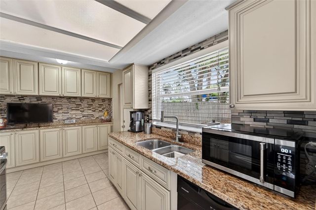 6224 DOE CIRCLE W, Lakeland, FL 33809