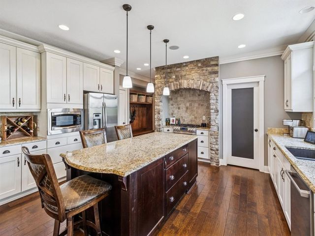 15016 Plum Drive, Urbandale, IA 50323