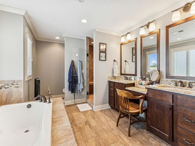 15016 Plum Drive, Urbandale, IA 50323