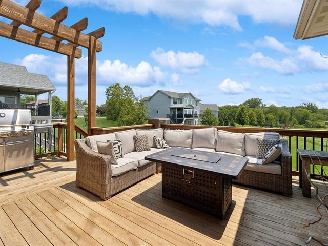 15016 Plum Drive, Urbandale, IA 50323