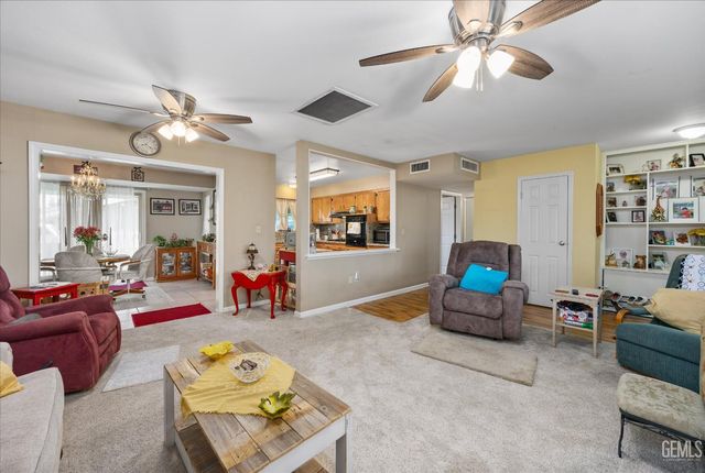 5812 Burke Way, Bakersfield, CA 93309