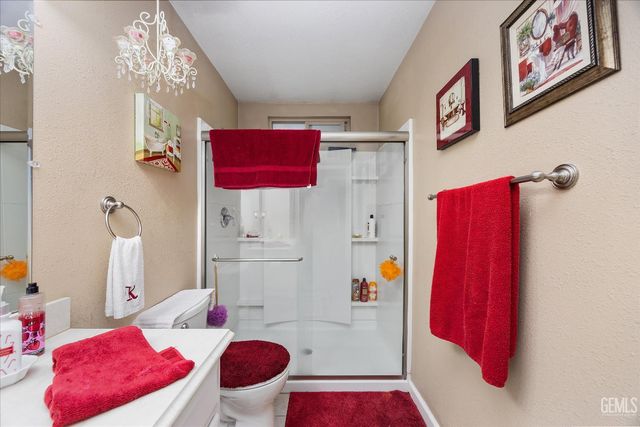 5812 Burke Way, Bakersfield, CA 93309