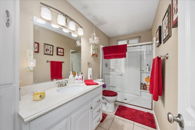 5812 Burke Way, Bakersfield, CA 93309