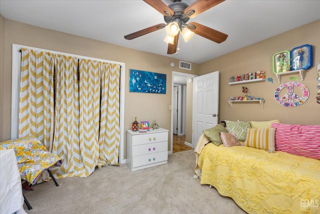 5812 Burke Way, Bakersfield, CA 93309