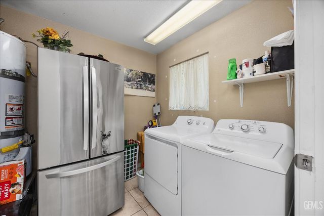 5812 Burke Way, Bakersfield, CA 93309