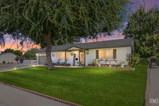 5812 Burke Way, Bakersfield, CA 93309