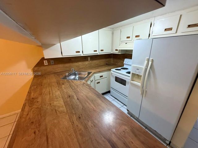 2560 W 53rd Street 502, Hialeah, FL 33016