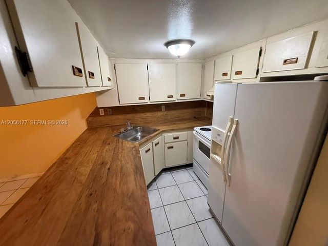 2560 W 53rd Street 502, Hialeah, FL 33016