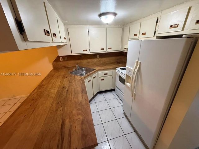 2560 W 53rd Street 502, Hialeah, FL 33016