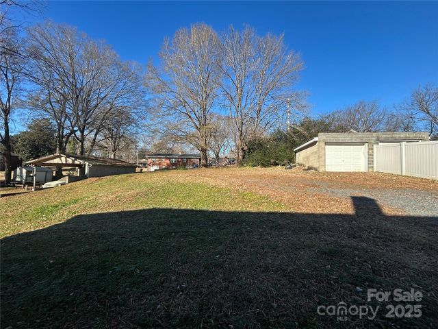 1416 W Park Avenue, Albemarle, NC 28001