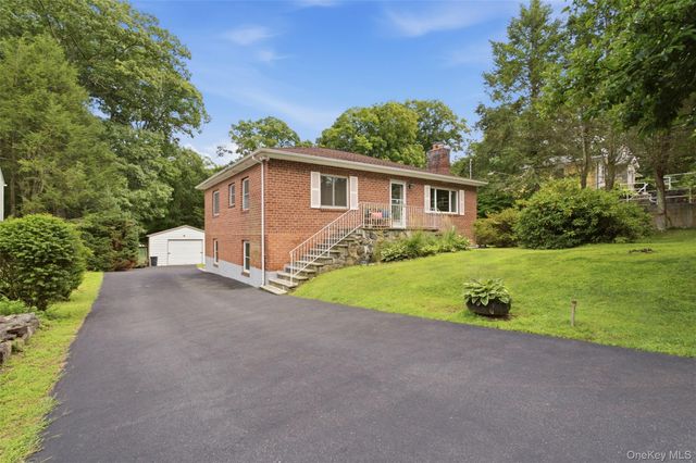 8 Arbutus Street, Putnam Valley, NY 10579