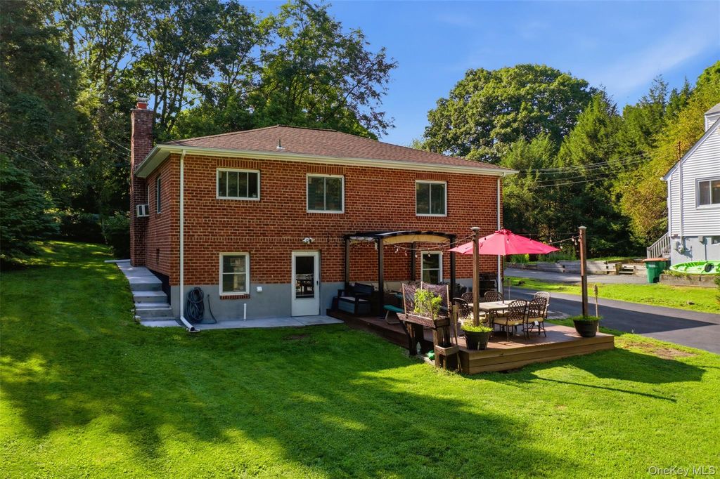 8 Arbutus Street, Putnam Valley, NY 10579 — photo 5