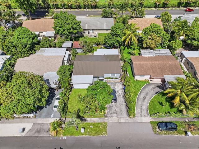 2211 NE 1st Avenue, Pompano Beach, FL 33060