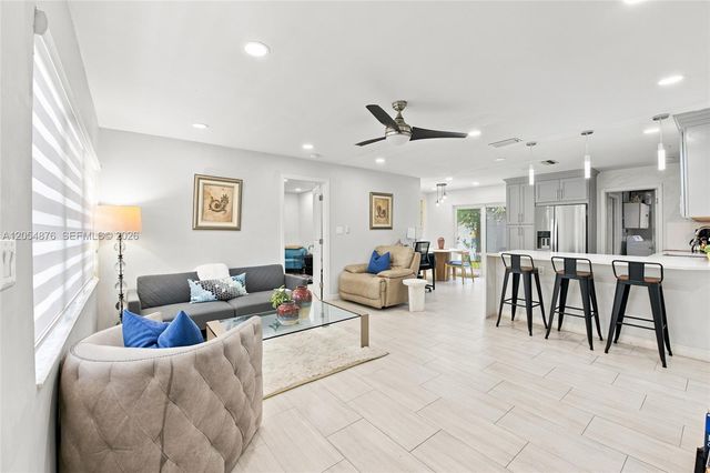 2211 NE 1st Avenue, Pompano Beach, FL 33060