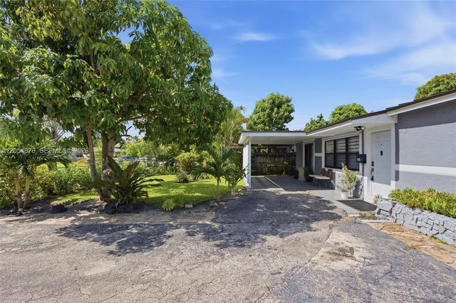 2211 NE 1st Avenue, Pompano Beach, FL 33060