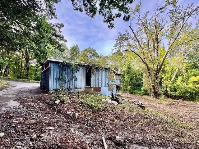 28 Cherry St, Shrewsbury, MA 01545