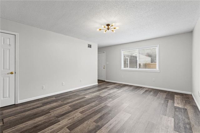 11804 Lawndale Avenue, Kansas City, MO 64137