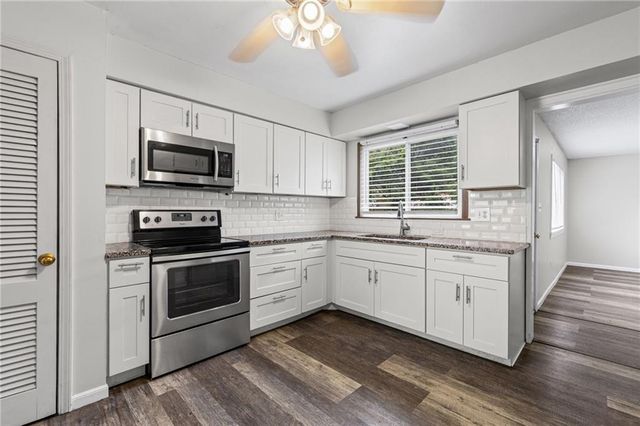 11804 Lawndale Avenue, Kansas City, MO 64137