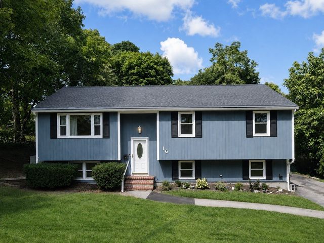 16 Andrew Avenue, Hull, MA 02045