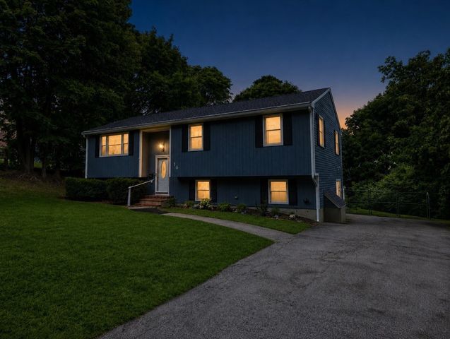 16 Andrew Avenue, Hull, MA 02045
