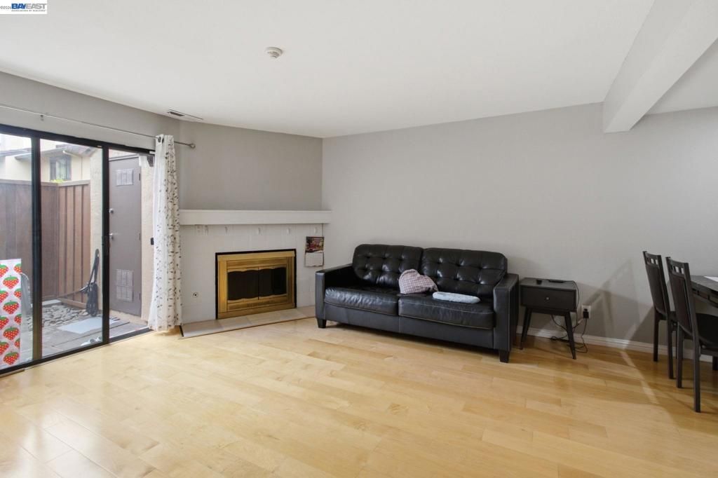 Image 4 of property listing at 6279 Joaquin Murieta Ave D, Newark, CA 94560