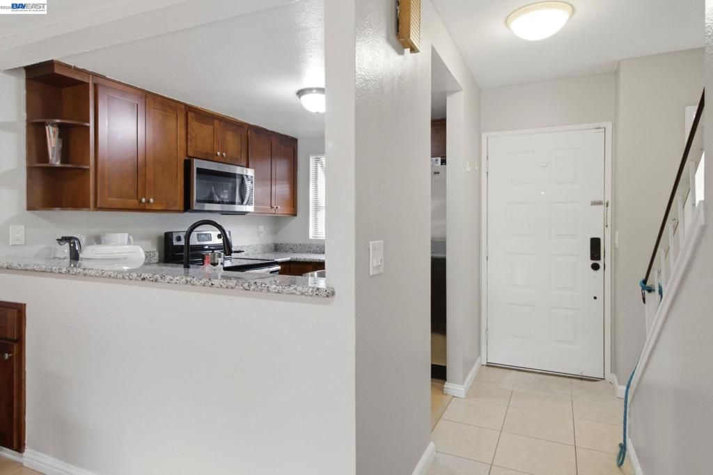 Image 8 of property listing at 6279 Joaquin Murieta Ave D, Newark, CA 94560