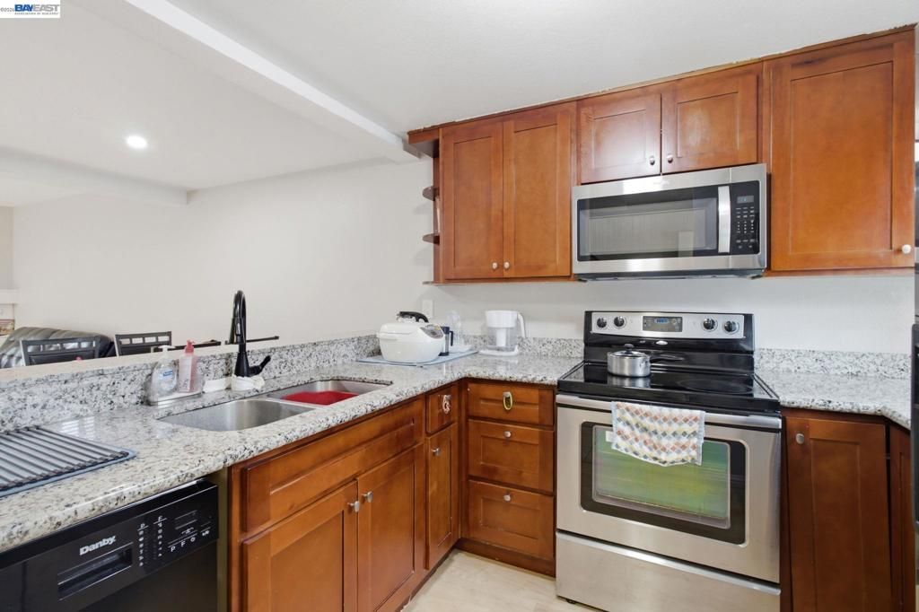 Image 9 of property listing at 6279 Joaquin Murieta Ave D, Newark, CA 94560