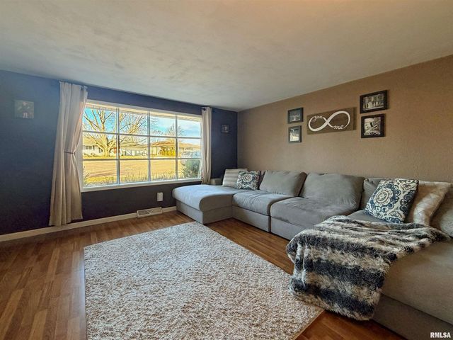 205 DISTRICT Court, East Peoria, IL 61611