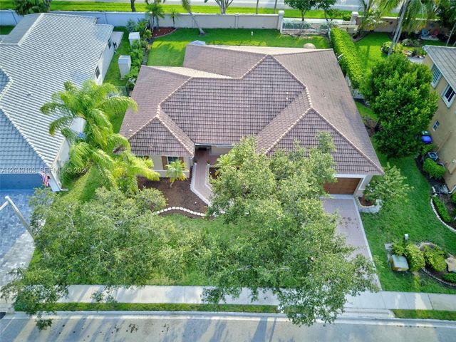 744 SW 159th Lane, Pembroke Pines, FL 33027