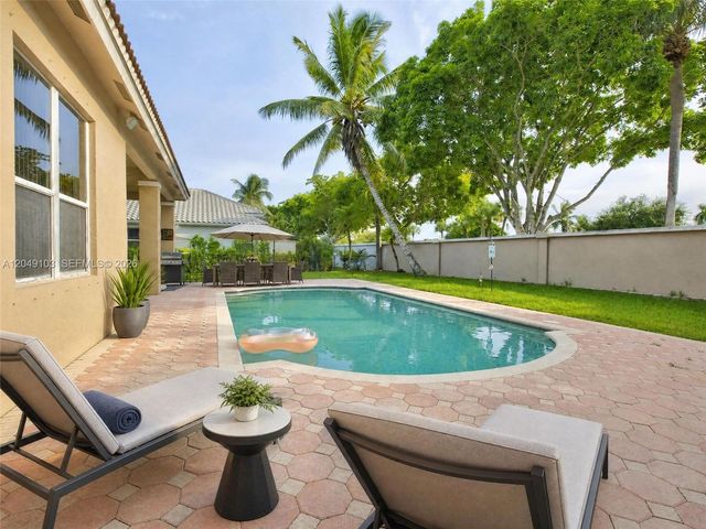 744 SW 159th Lane, Pembroke Pines, FL 33027